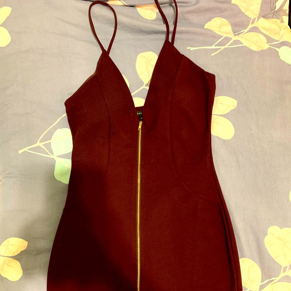Haute Monde Wine Cocktail Dress Front Zipper Medium